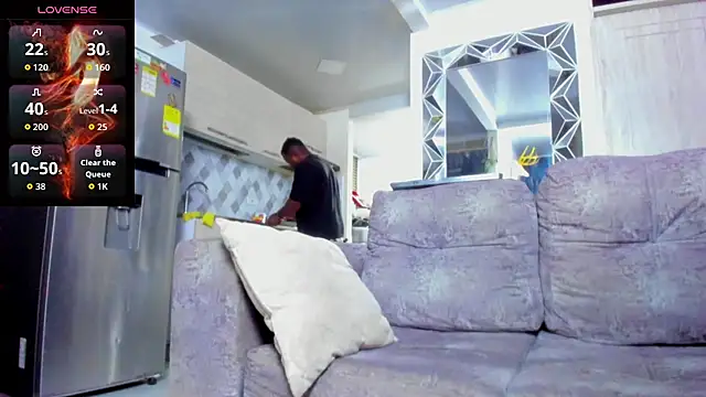 Snapshot of tommike chatting on 03-17-26, 02:38 tommike online show from 03-17-26, 02:38