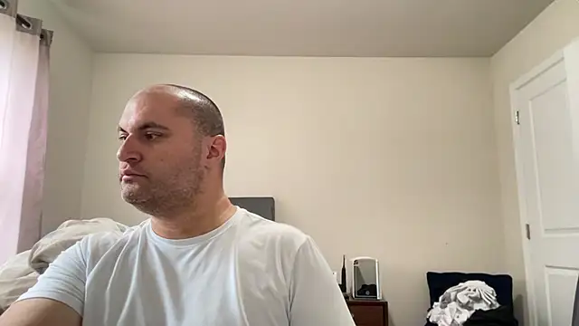 SluggishChase99 online show from 04-01-26, 01:41