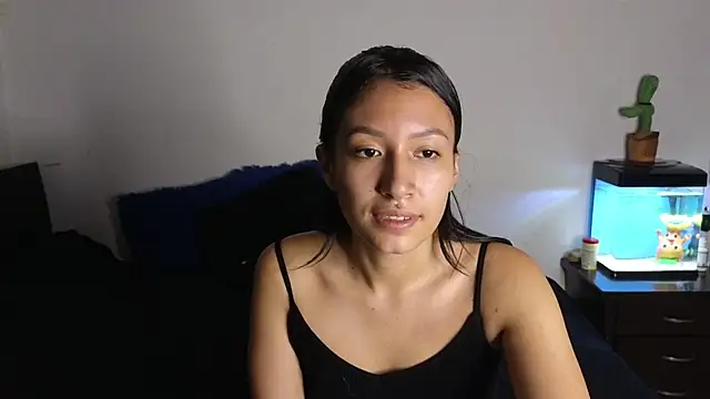 Snapshot of tony_and_sophia chatting on 07-09-26, 12:04 tony and sophia online show from 07-09-26, 12:04