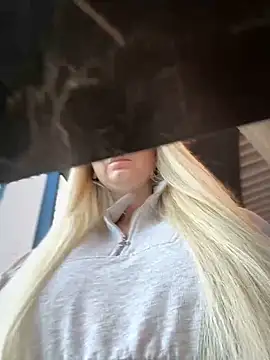 Teya moon  online show from 12-04-24, 10:02