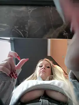 Teya moon  online show from 12-17-24, 10:34