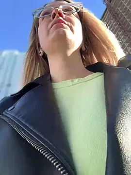 Teya moon  online show from 01-08-25, 11:10