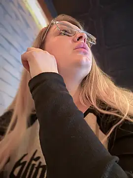 Teya moon  online show from 03-05-25, 12:11