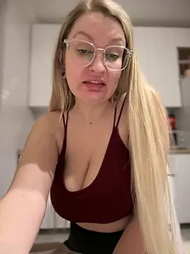 Teya moon  online show from 03-08-25, 10:45