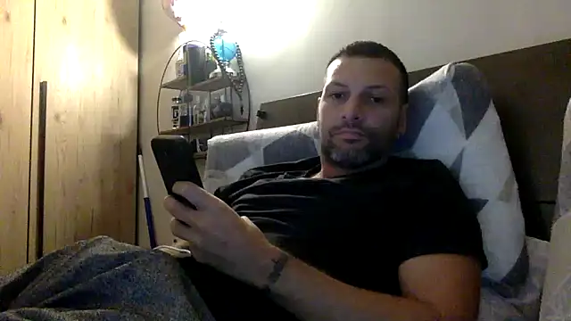 Snapshot of goroasroma90 chatting on 11-28-25, 04:31 goroasroma90 online show from 11-28-25, 04:31