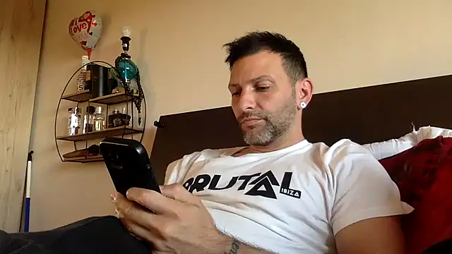 Snapshot of goroasroma90 chatting on 04-07-26, 05:02 goroasroma90 online show from 04-07-26, 05:02