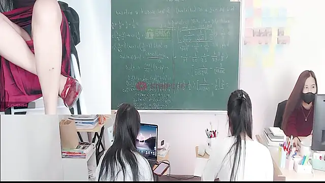 Snapshot of _Math_ chatting on 01-11-26, 01:54 Math online show from 01-11-26, 01:54