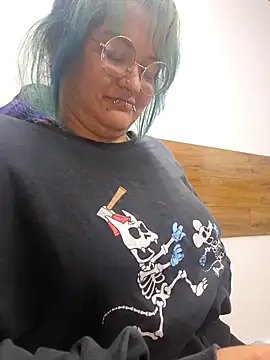 lucky-leah online show from 04-16-26, 04:24