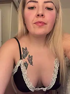 Snapshot of xxcurvyjessiexx chatting on 12-18-25, 08:37 xxcurvyjessiexx online show from 12-18-25, 08:37