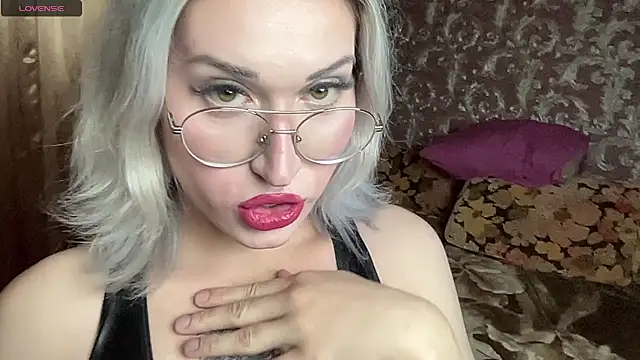 SweetBubbleQueen online show from 08-01-26, 02:16