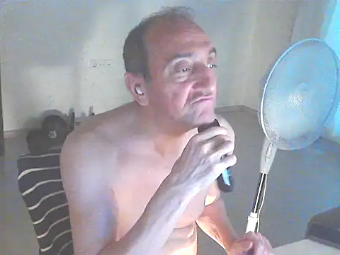 Snapshot of thekeys chatting on 06-13-26, 02:37 thekeys online show from 06-13-26, 02:37