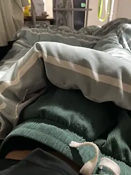 Snapshot of Bigdickk4U chatting on 10-10-25, 02:38 Bigdickk4U online show from 10-10-25, 02:38