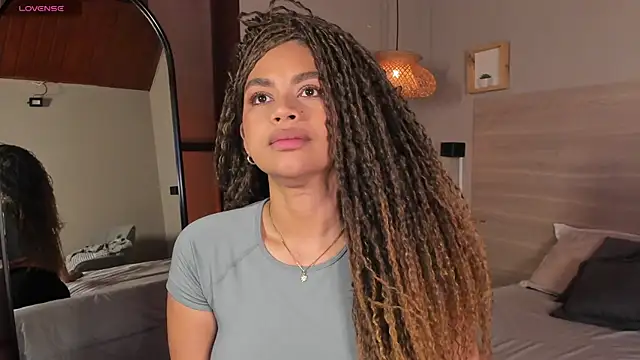 nayah   online show from 04-16-26, 07:58