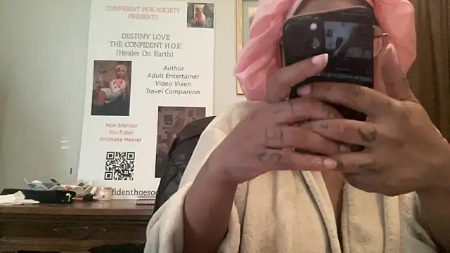 MommyConfident online show from 04-19-26, 09:39