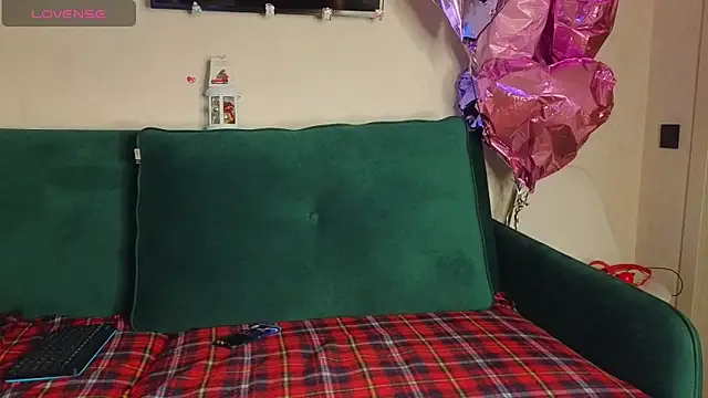 FoxLoveBasik online show from 12-25-24, 05:58