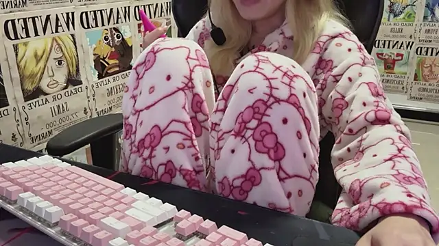 SNAKEgirlQAQ online show from 10-09-25, 02:59