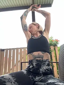 haileyhope  online show from 04-15-26, 10:44