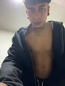 JuanCamiloSati3 online show from 07-04-26, 07:58