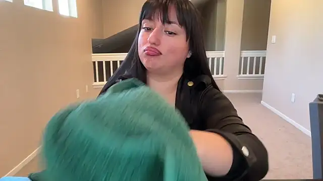 rubybabyxo online show from 10-28-25, 10:12