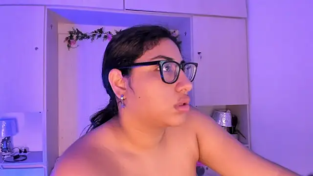 Snapshot of CANDYGABYY chatting on 06-11-26, 07:45 CANDYGABYY online show from 06-11-26, 07:45
