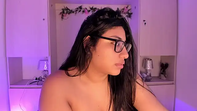 Snapshot of CANDYGABYY chatting on 06-18-26, 08:13 CANDYGABYY online show from 06-18-26, 08:13