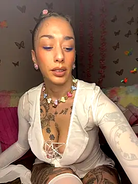 Chachou000 online show from 10-10-25, 01:43