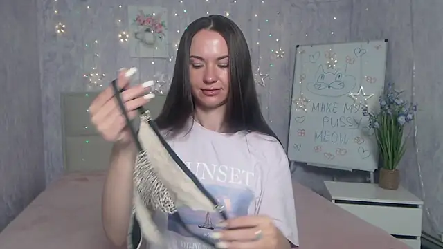 KaraCriegs online show from 09-25-25, 05:27