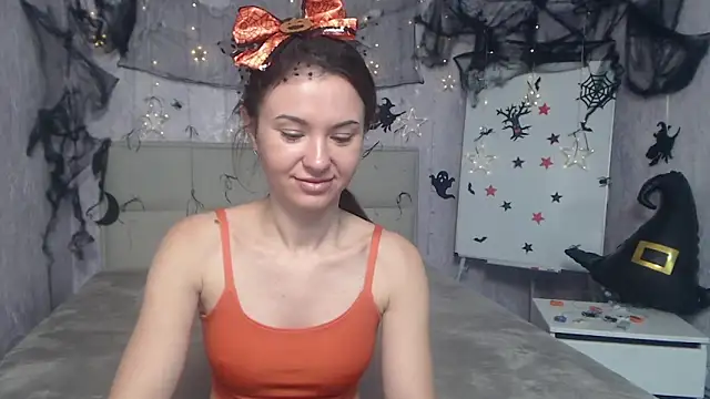 KaraCriegs online show from 10-20-25, 05:13