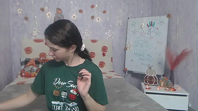 KaraCriegs online show from 11-25-25, 06:52