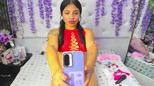 arianaa tompsoon online show from 02-12-26, 08:04