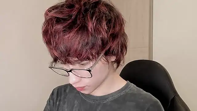 Snapshot of liamelf chatting on 02-11-26, 05:23 liamelf online show from 02-11-26, 05:23