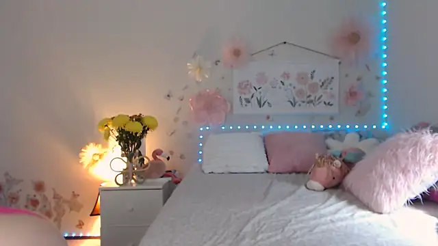 Snapshot of Poisson_Eva chatting on 04-23-26, 10:34 Poisson Eva online show from 04-23-26, 10:34
