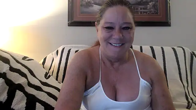LexxiLeeds online show from 05-13-26, 11:07