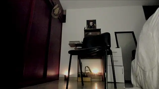Lucyerobbie online show from 07-10-26, 12:04