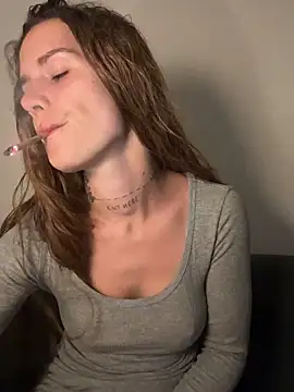 Snapshot of EmiliaCatalina chatting on 03-04-26, 11:22 EmiliaCatalina online show from 03-04-26, 11:22