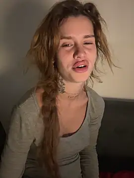 Snapshot of EmiliaCatalina chatting on 03-05-26, 11:12 EmiliaCatalina online show from 03-05-26, 11:12