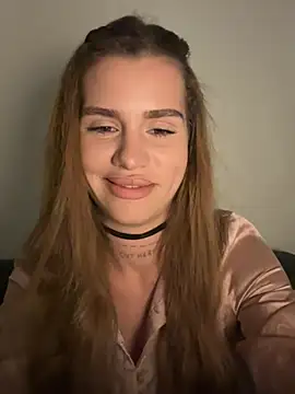 Snapshot of EmiliaCatalina chatting on 03-29-26, 12:10 EmiliaCatalina online show from 03-29-26, 12:10