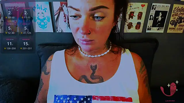 EllieOz online show from 04-10-26, 01:16