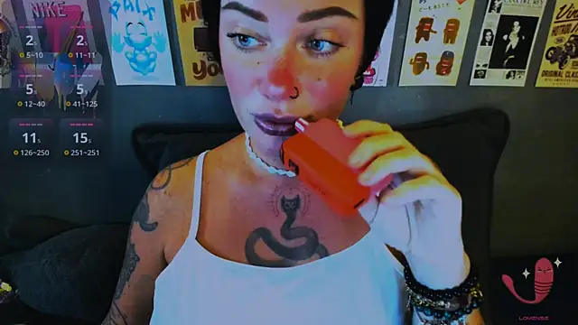 EllieOz online show from 05-03-26, 04:13