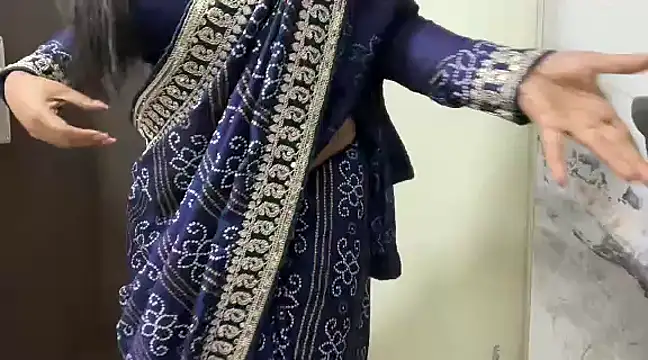 julie 08 online show from 12-10-24, 10:58