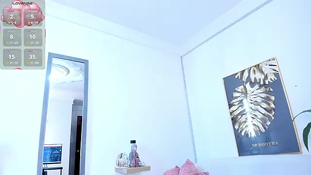 Snapshot of Amina_hafsa chatting on 10-31-25, 12:39 Amina hafsa online show from 10-31-25, 12:39