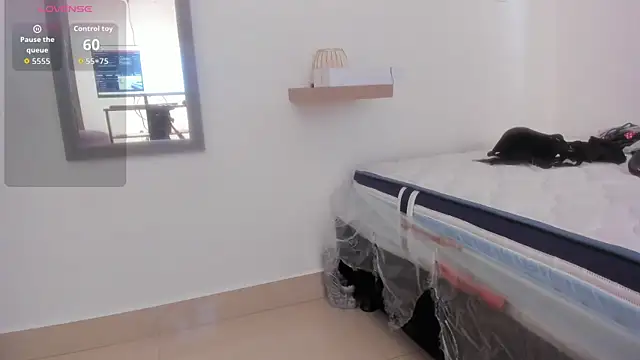 Snapshot of Amina_hafsa chatting on 12-22-25, 09:01 Amina hafsa online show from 12-22-25, 09:01