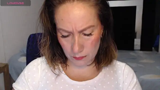 Snapshot of CATRINA-83 chatting on 06-12-26, 10:30 CATRINA-83 online show from 06-12-26, 10:30