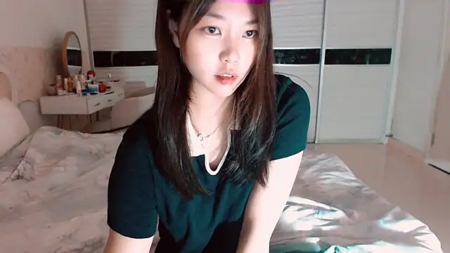 -Lucky Girl online show from 04-20-26, 02:25