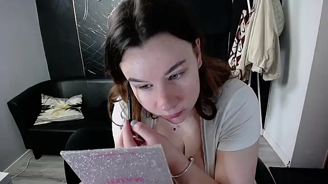 littleviki7 online show from 05-12-26, 05:04