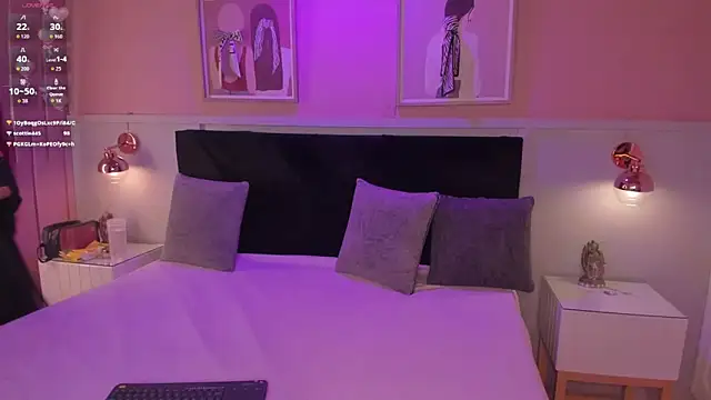 chloe watson  online show from 03-25-26, 08:04