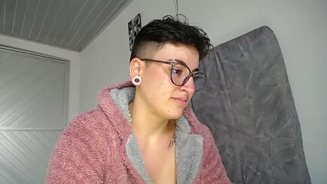 linda 33 online show from 04-24-26, 06:32