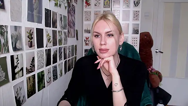 Snapshot of CapriScorpion chatting on 04-30-26, 01:06 CapriScorpion online show from 04-30-26, 01:06
