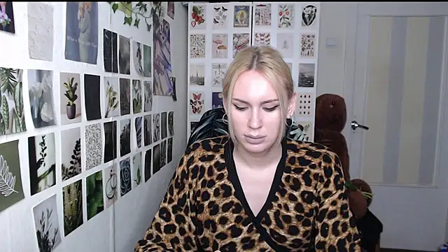 Snapshot of CapriScorpion chatting on 06-14-26, 01:13 CapriScorpion online show from 06-14-26, 01:13