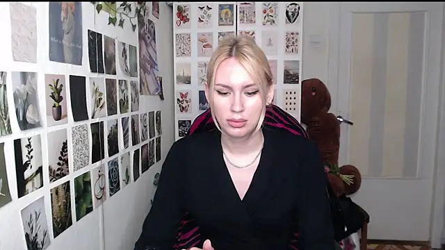 Snapshot of CapriScorpion chatting on 06-19-26, 11:58 CapriScorpion online show from 06-19-26, 11:58